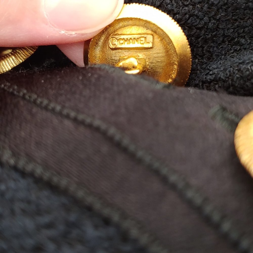 Vintage 1994 Chanel Navy Blue Boucle Jacket - Picture 11 of 14